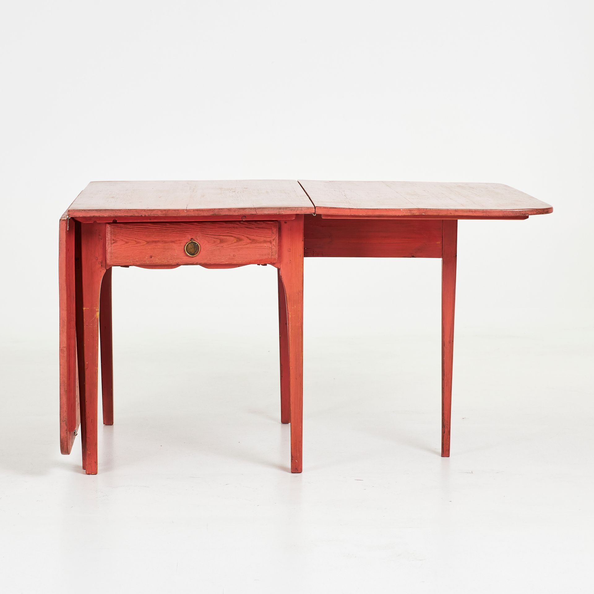 Klapptisch in Schwedenrot um 1800
