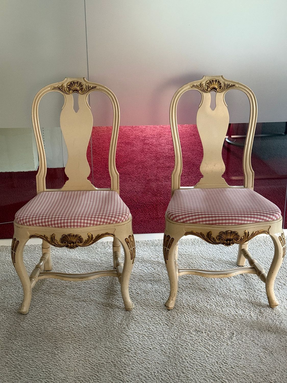 Stühle im schwedischen Rokoko