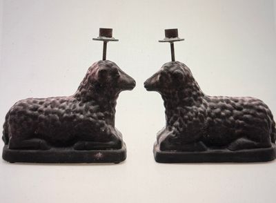 Kerzenhalter  in Form von Schafen