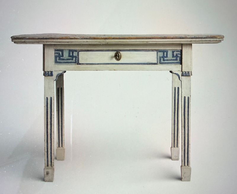 Teetisch in blau/weiß mit tollen antiken Kacheln um 1840