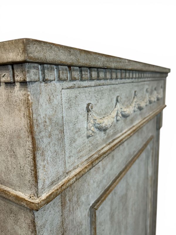Wäscheschrank von 1880