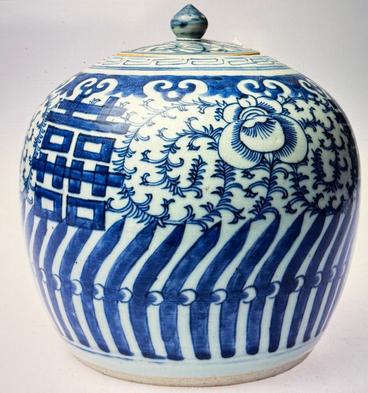 Altes China mit Deckel Altes China mit Deckel