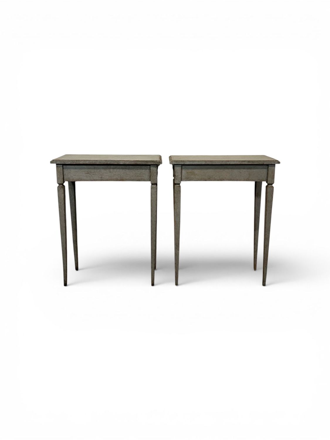 Paar schwedische Konsoltische