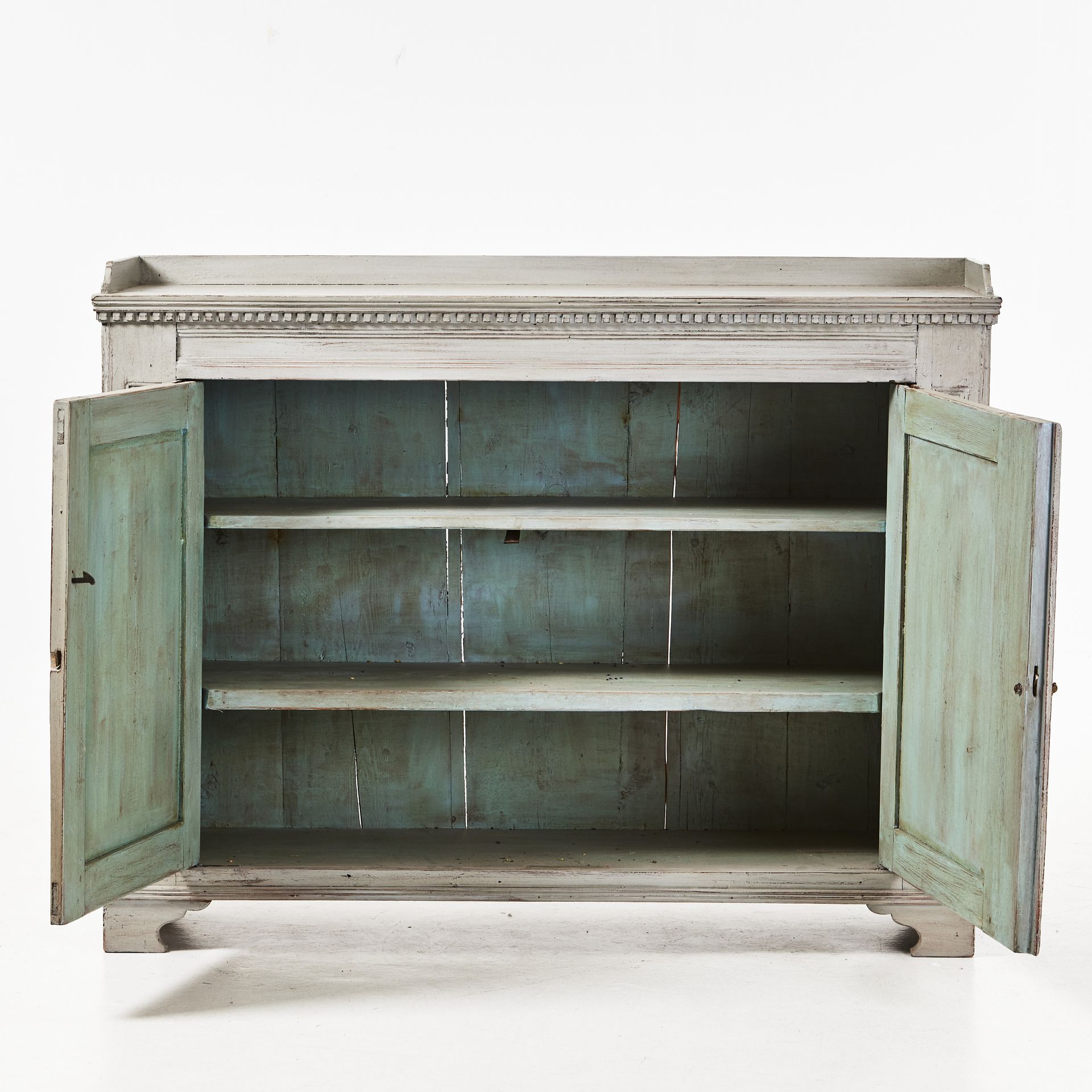 Gustaviansche Anrichte vom Feinsten um 1840