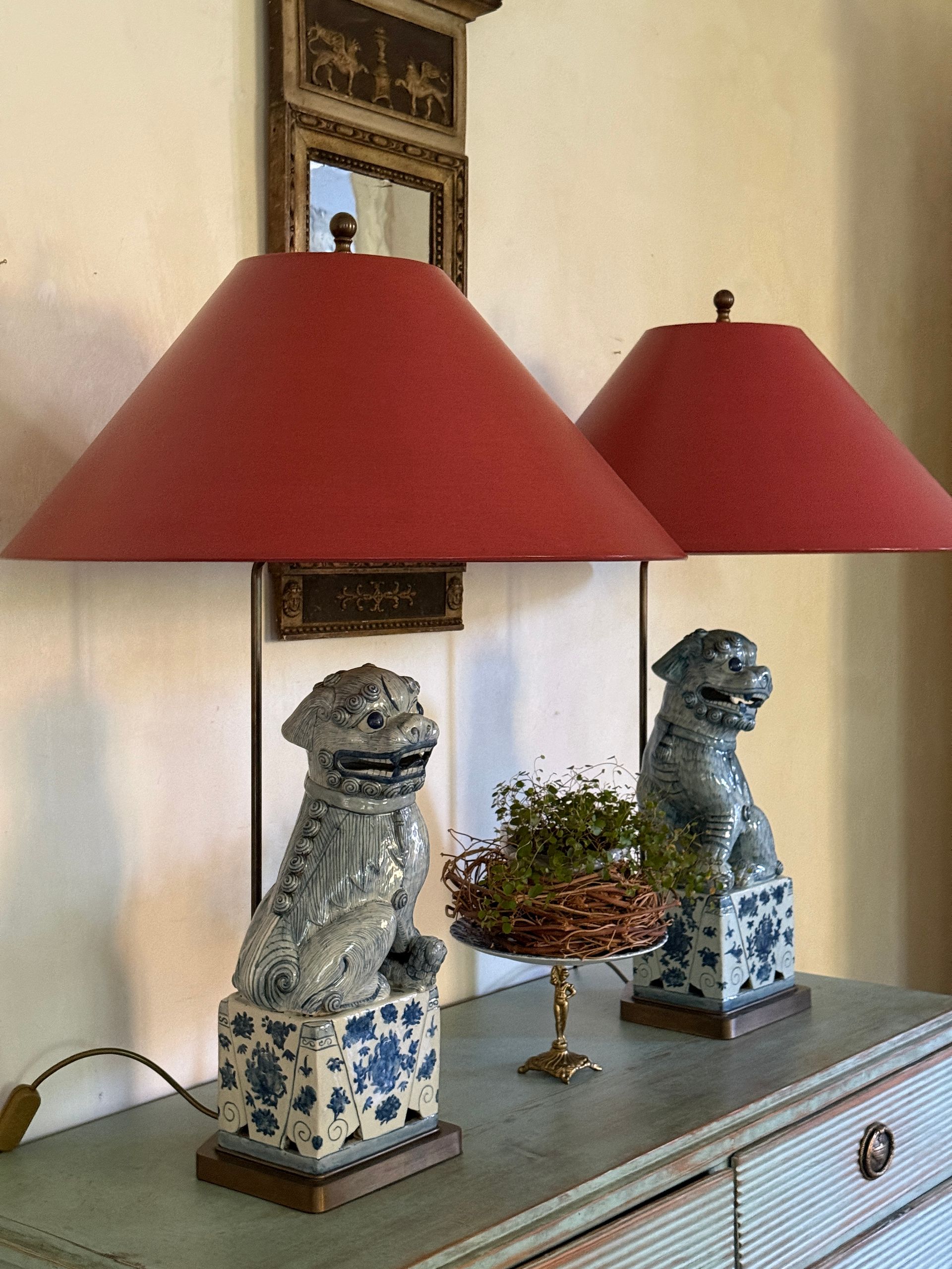 Zwei Wächter-Löwen als Lampen