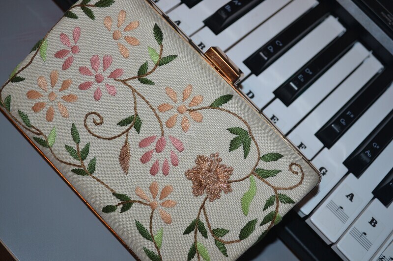 Handmade Bag - Beige D9