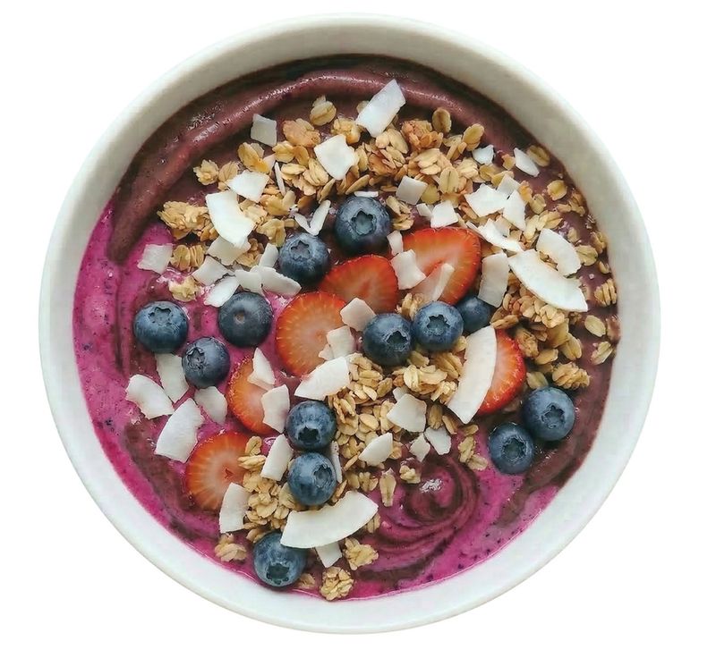 ACAI, PITAYA, BLUEBERRIES, STRAWBERRIES, GRANOLA, COCONUT FLAKES