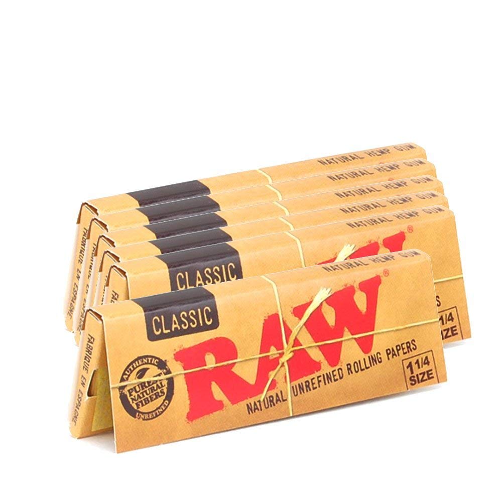 RAW Classic Natural Unrefined Rolling Papers | 1 1/4 Size