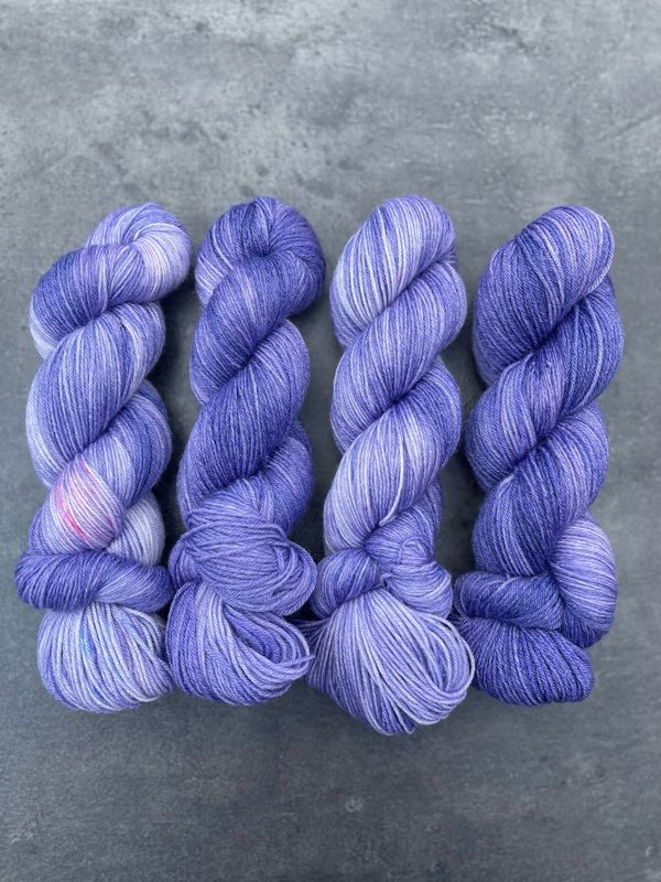 Sockenwolle 4-fach, 100g, Balance Sockenwolle 4-fach, 100g, Balance "Lavendel"