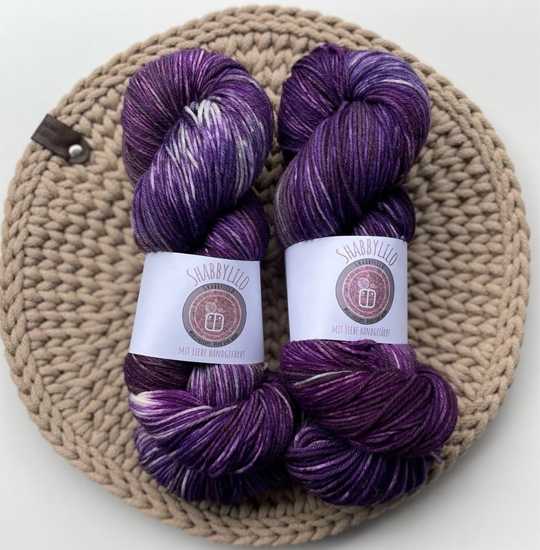 Sockenwolle 6-fach, 150g, Merino extrafine Sockenwolle 6-fach, 150g, Merino extrafine "Pflaume"