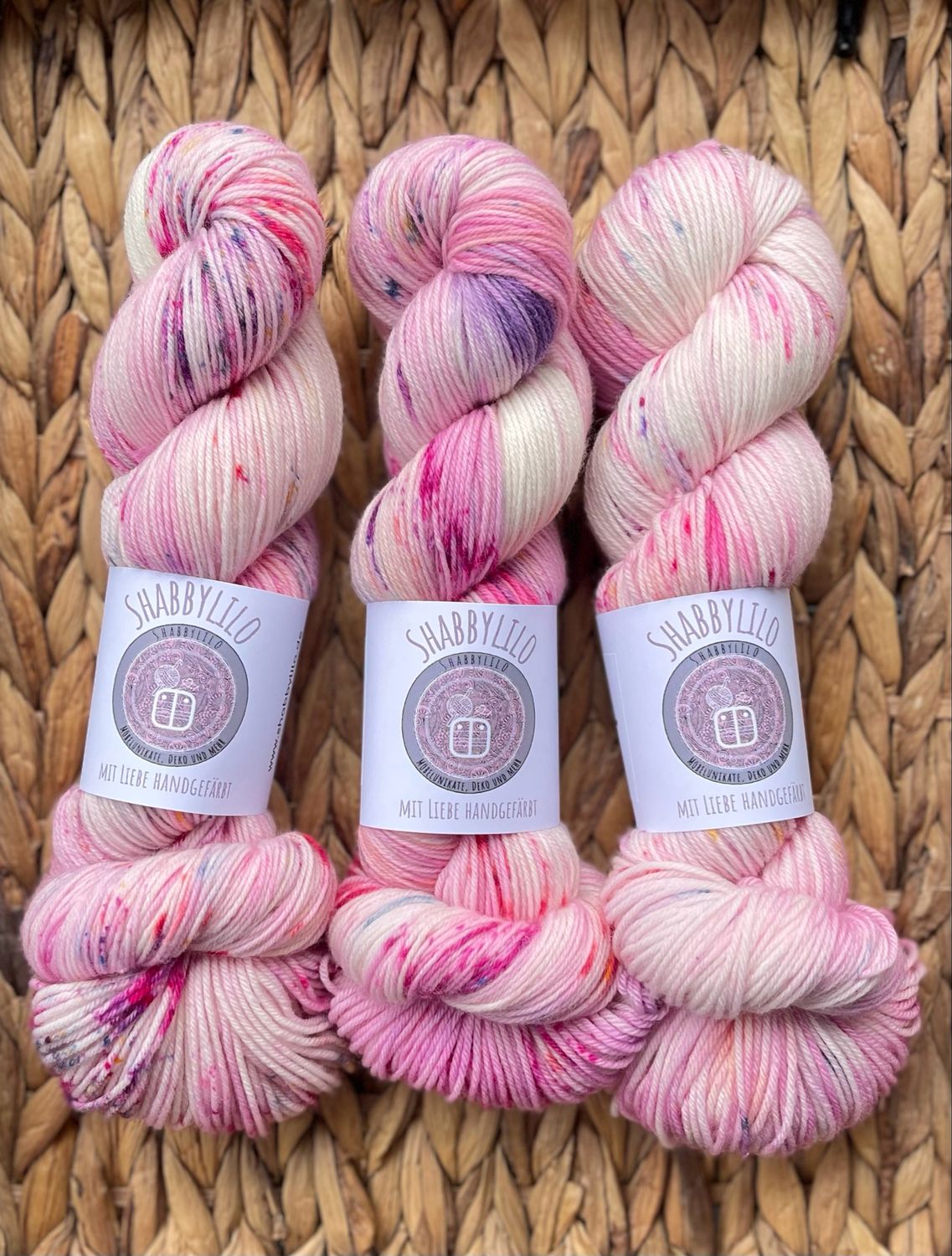 Sockenwolle 4-fach, 100g, Merino extrafine Sockenwolle 4-fach, 100g, Merino extrafine "Fruchtjoghurt"