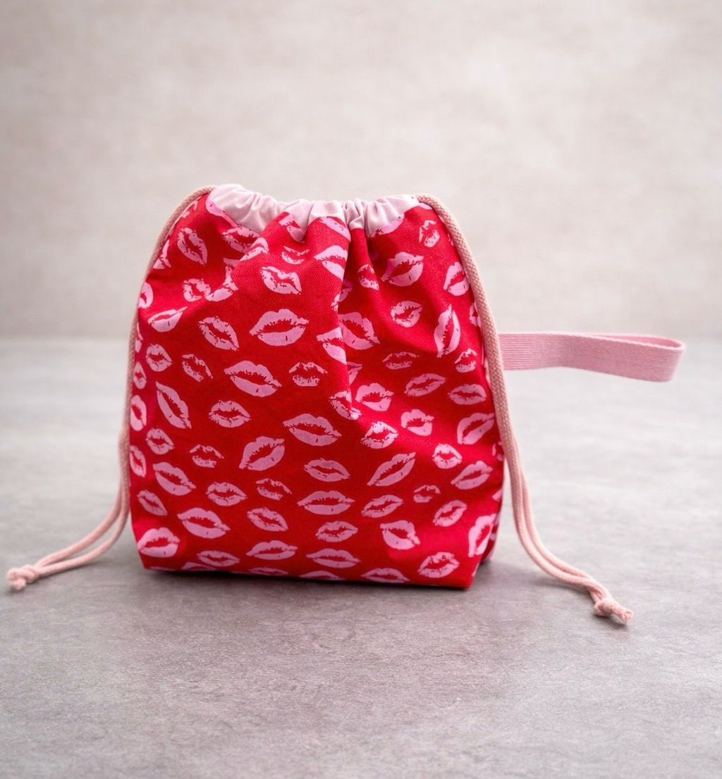 ? Projektbeutel âLip Kissâ - verliebâ dich in dein nĂ€chstes Projekt ? ? Projektbeutel âLip Kissâ - verliebâ dich in dein nĂ€chstes Projekt ?
