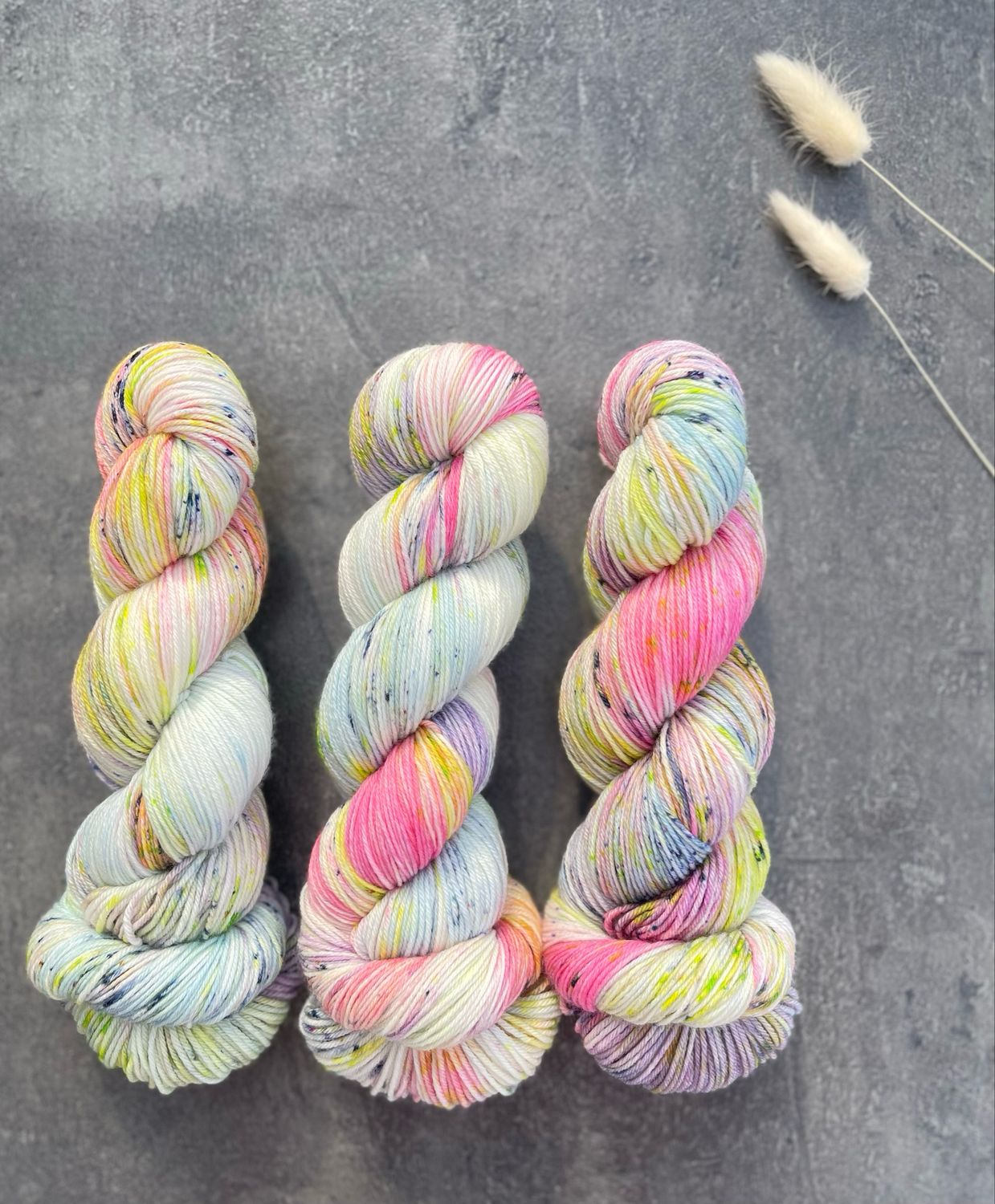 Sockenwolle 4-fach, 100g, Merino extrafine Sockenwolle 4-fach, 100g, Merino extrafine "Zuckerwatte-Pastellparty"