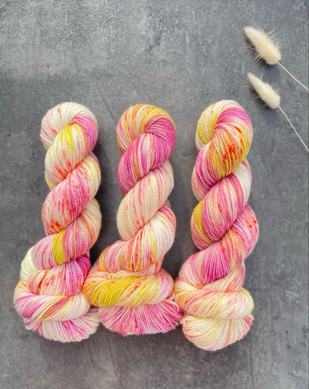 Sockenwolle 4-fach, 100g, Merino extrafine Sockenwolle 4-fach, 100g, Merino extrafine "Limoncello Rosé"