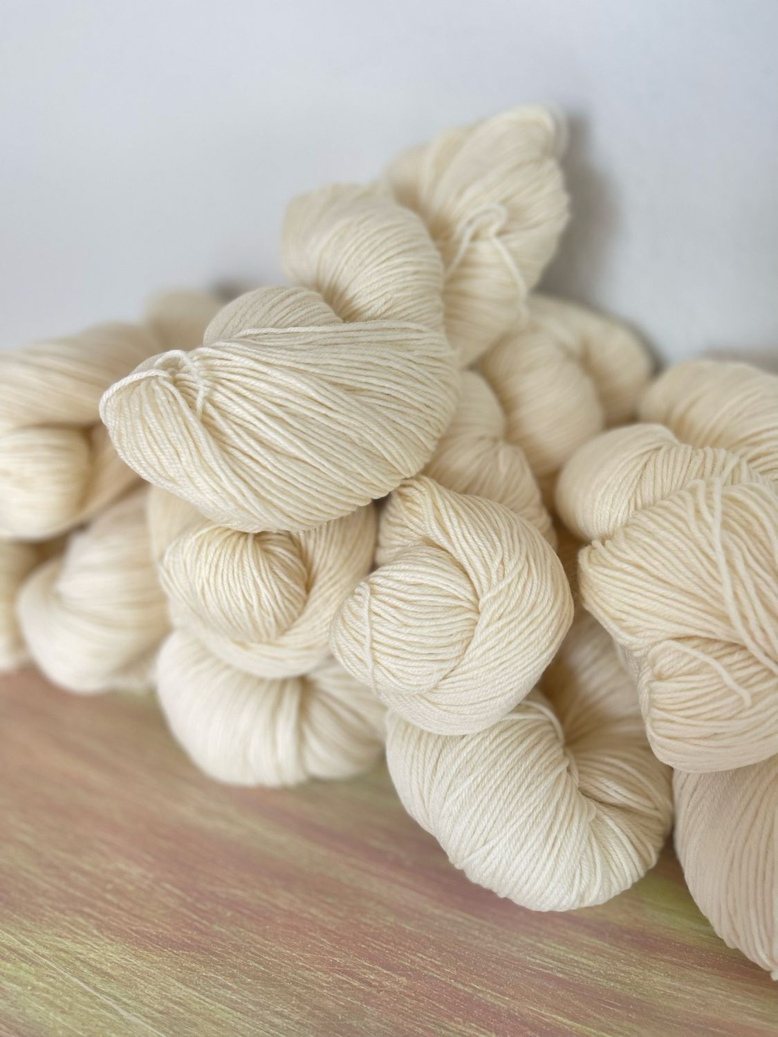 Auftrags- und Wunschfärbungen Sockenwolle 4-fach, 100g, Merino extrafine Auftrags- und Wunschfärbungen Sockenwolle 4-fach, 100g, Merino extrafine