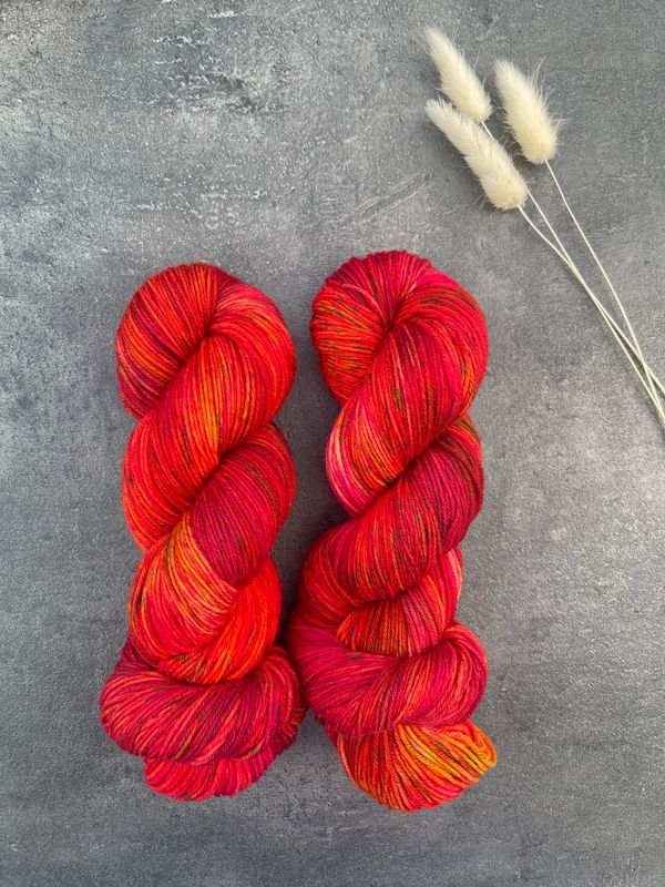 Sockenwolle 4-fach, 100g, Merino extrafine Sockenwolle 4-fach, 100g, Merino extrafine "Lava"