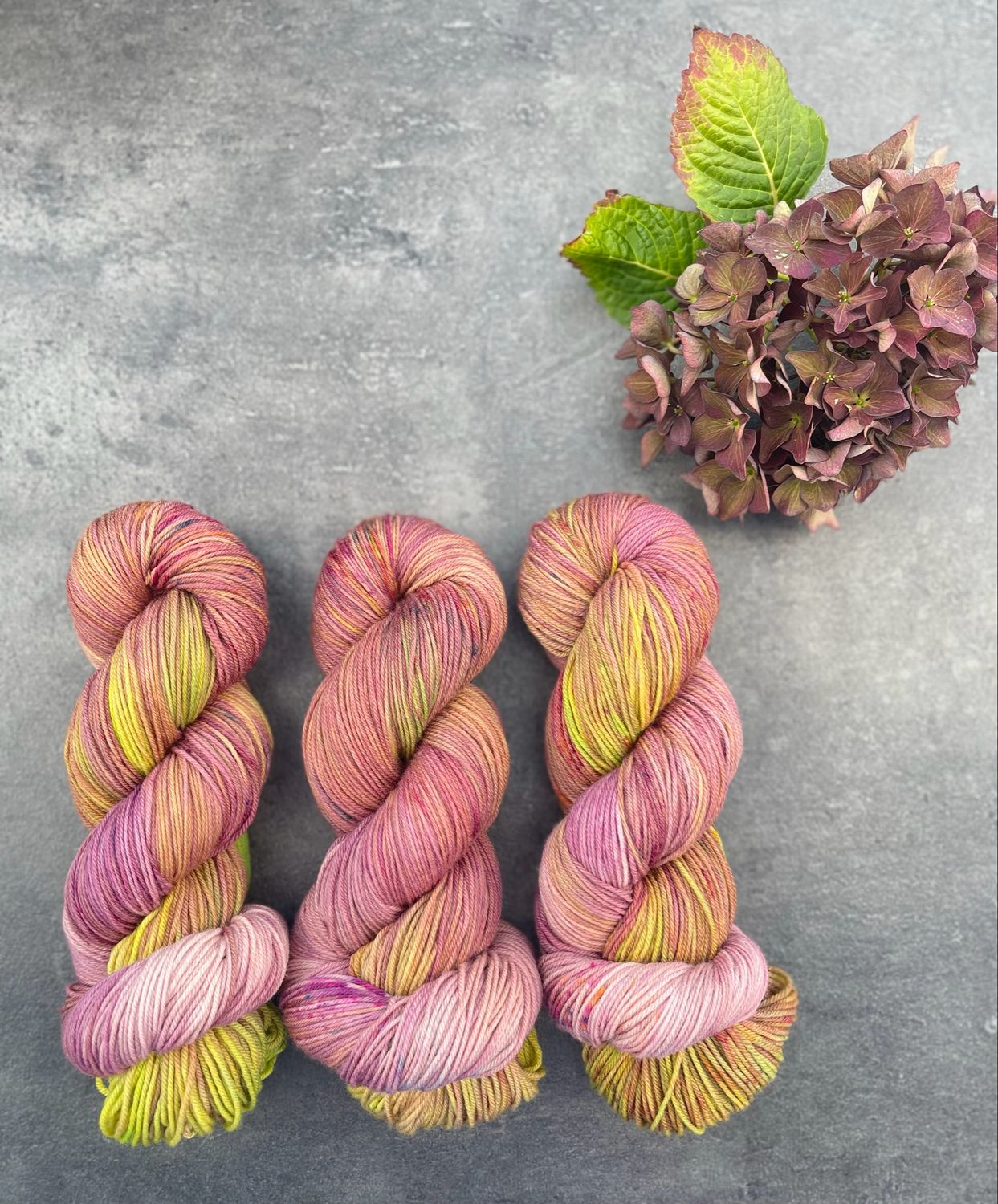 Sockenwolle 4-fach, 100g, Merino extrafine "Hortensienblüte"