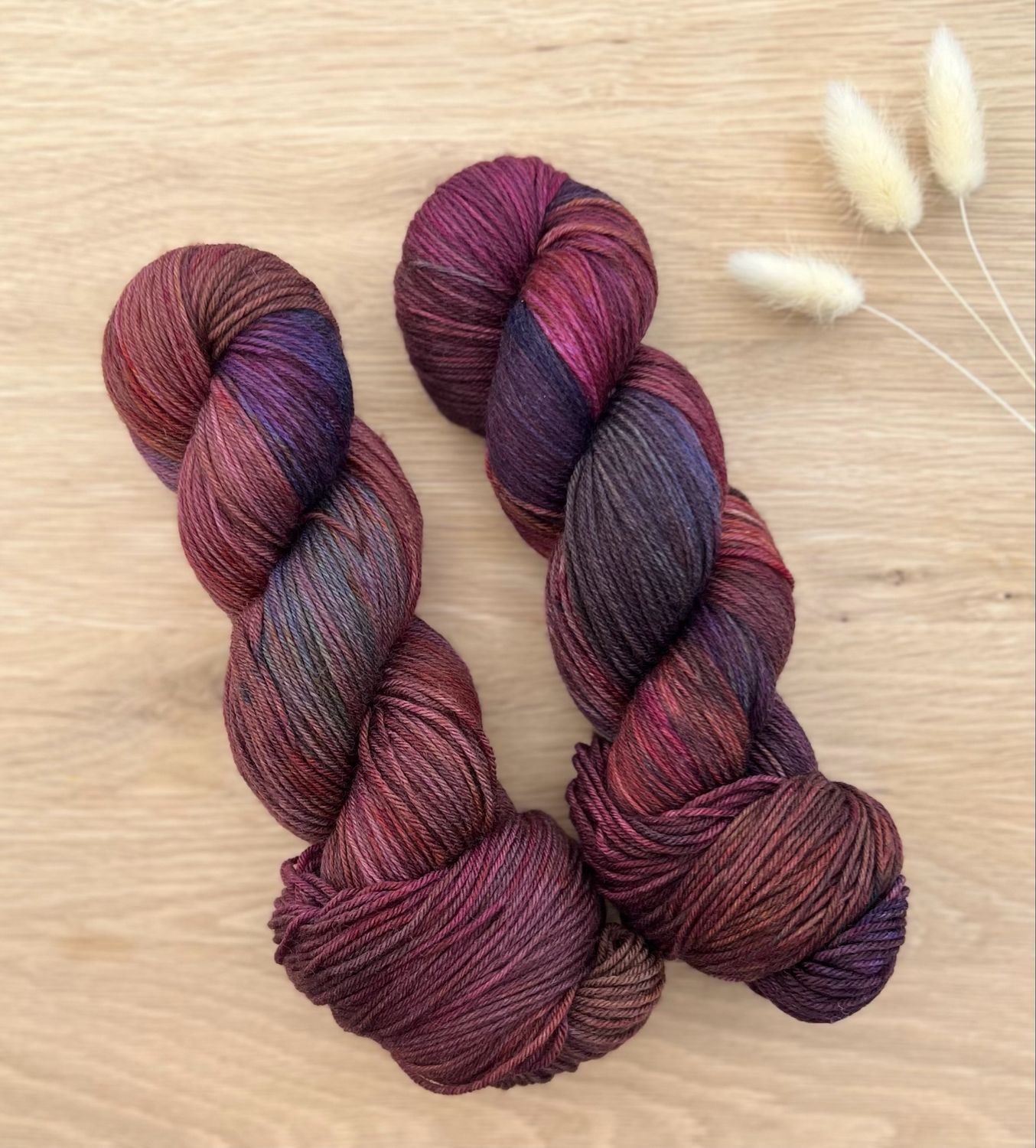 Sockenwolle 4-fach, 100g, Merino extrafine Sockenwolle 4-fach, 100g, Merino extrafine "Schattenblüte" Specialfärbung