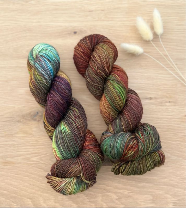 Sockenwolle 4-fach, 100g, Merino extrafine Sockenwolle 4-fach, 100g, Merino extrafine "Fabelwesen im Zauberwald" Specialfärbung