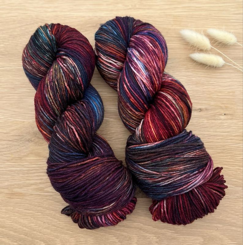 Sockenwolle 6-fach, 150g, Merino extrafine Sockenwolle 6-fach, 150g, Merino extrafine "Wilde Lady"