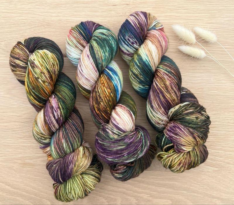 Sockenwolle 4-fach, 100g, Merino extrafine Sockenwolle 4-fach, 100g, Merino extrafine "Waldpoesie"