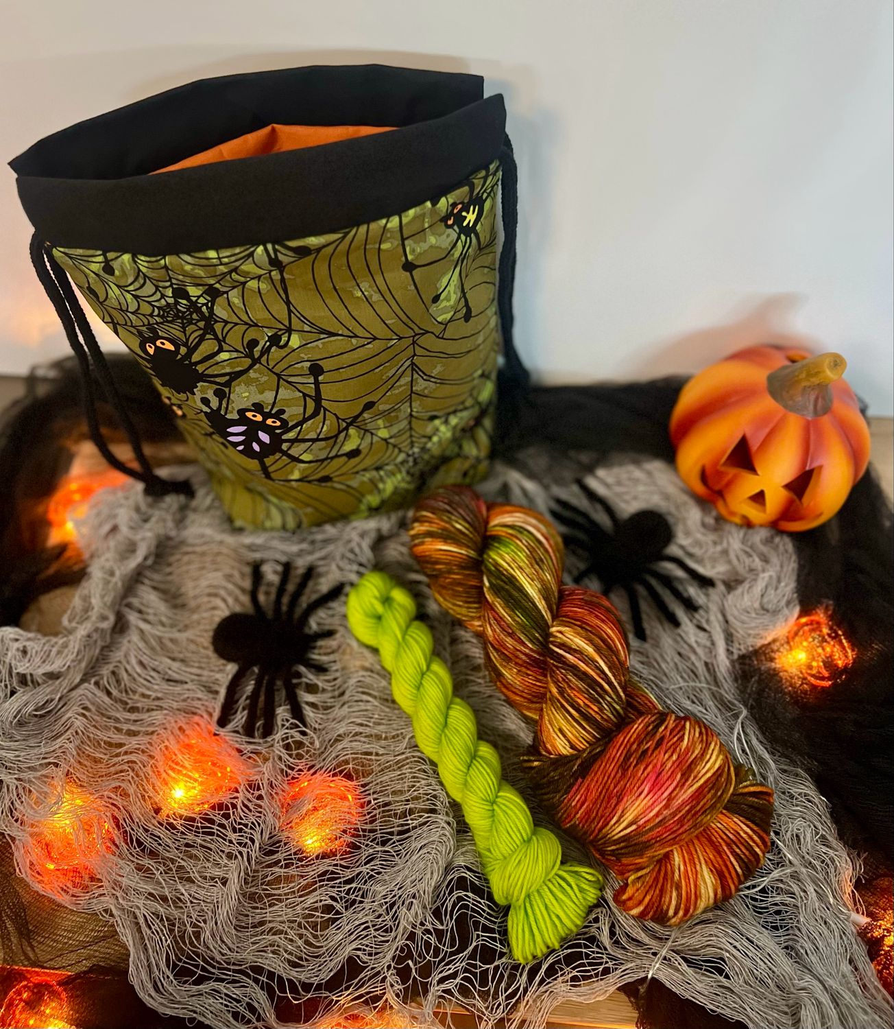 Halloweenspecial Halloweenspecial "Jahrmarkt des Grauens" 1 Projektbeutel mit 1 Sock-Set, Merino extrafine