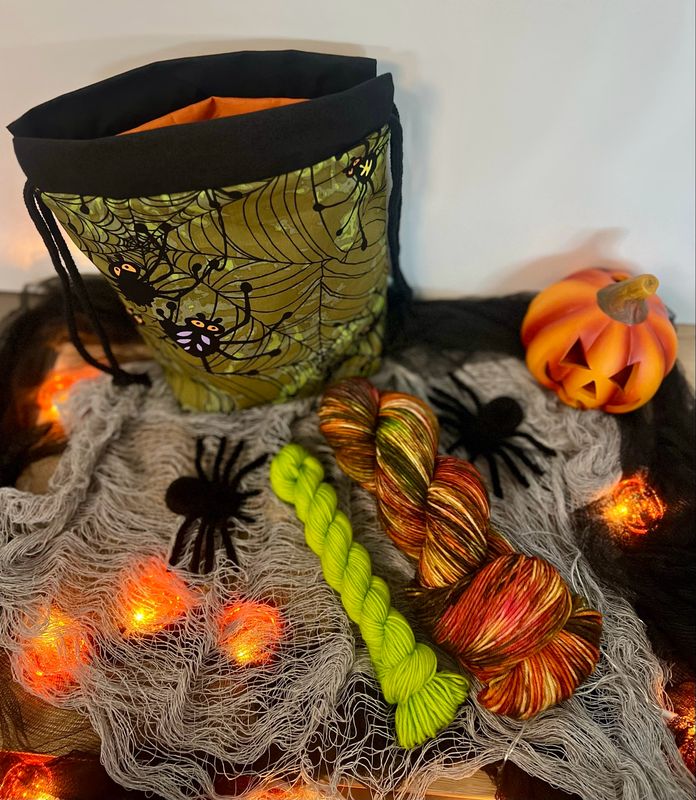 Halloweenspecial Halloweenspecial "Jahrmarkt des Grauens" 1 Projektbeutel mit 1 Sock-Set, Merino extrafine