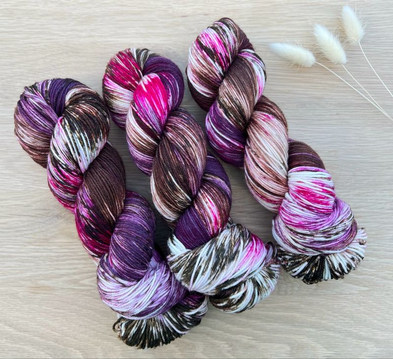 Sockenwolle 4-fach, 100g, Merino extrafine Sockenwolle 4-fach, 100g, Merino extrafine "Waldbeeren"