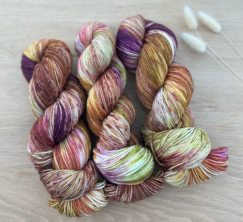Sockenwolle 4-fach, 100g, Merino extrafine Sockenwolle 4-fach, 100g, Merino extrafine "Weinbergslaub"