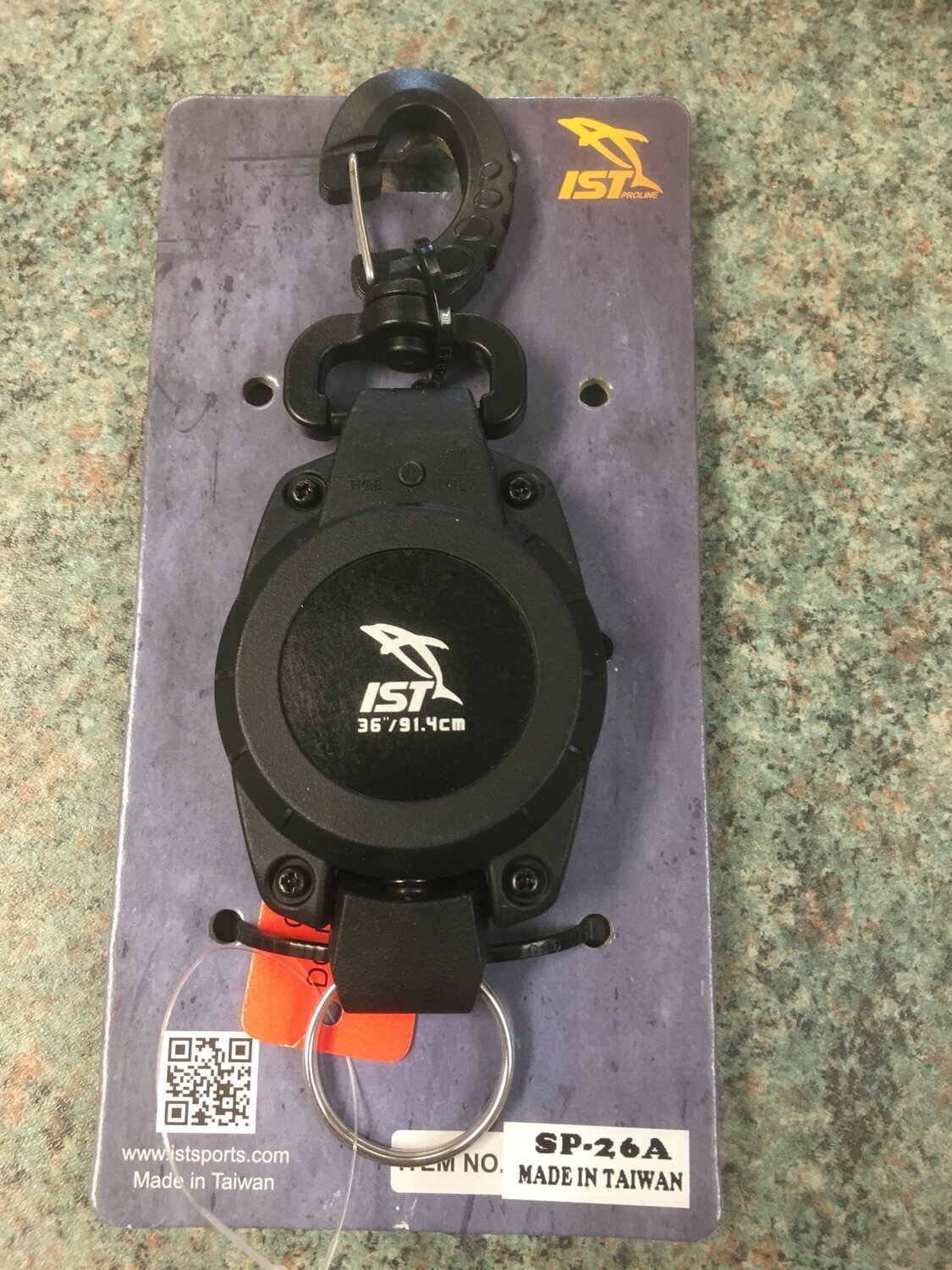 IST SP26 RETRACTOR with Stainless steel Cord for Scuba Diving etc