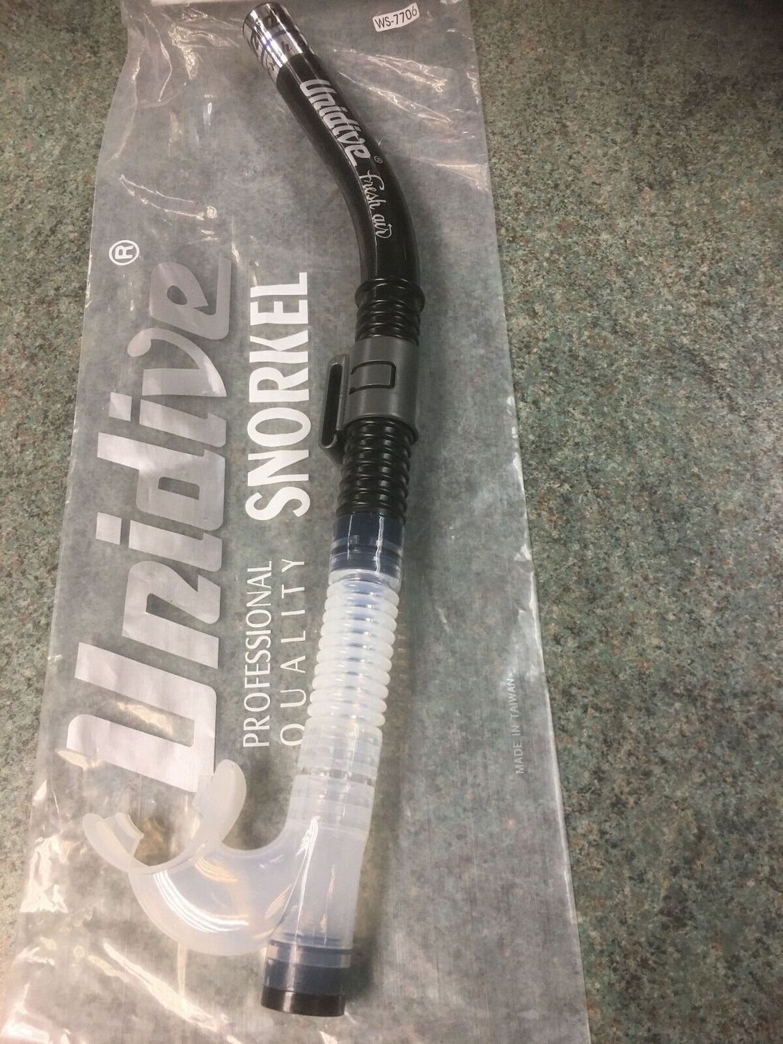UNIDIVE 7706  Snorkel  With Purge Mouthpiece drain, COLOUR: BLACK