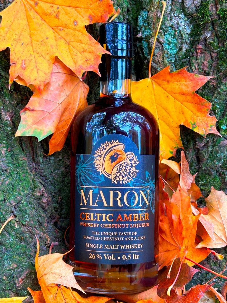 1 Flasche MARON CELTIC AMBER Whisky-Kastanienlikör und eine Packung Borkenschokolade Zartbitter