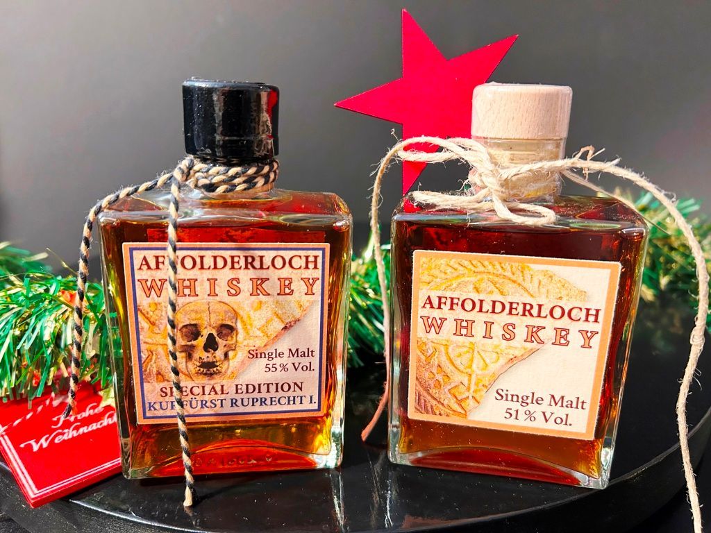 1 Flasche Affolderloch Single Malt 200ml und 1 Flasche Affolderloch Special Edition 1 Flasche Affolderloch Single Malt 200ml und 1 Flasche Affolderloch Special Edition "Kurfürst Ruprecht I." zusammen im Angebot!