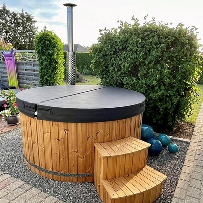 Badefass mit Holzofen, GFK-Einsatz, ø 200 cm Badefass mit Holzofen, GFK-Einsatz, ø 200 cm