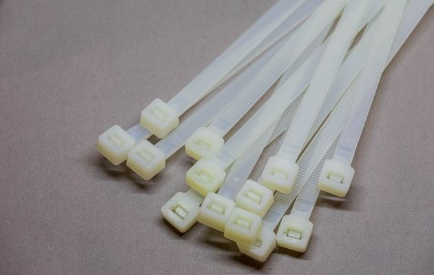 4.8mm x 300mm White Cable Ties 100pcs 50% off Bulk Buys