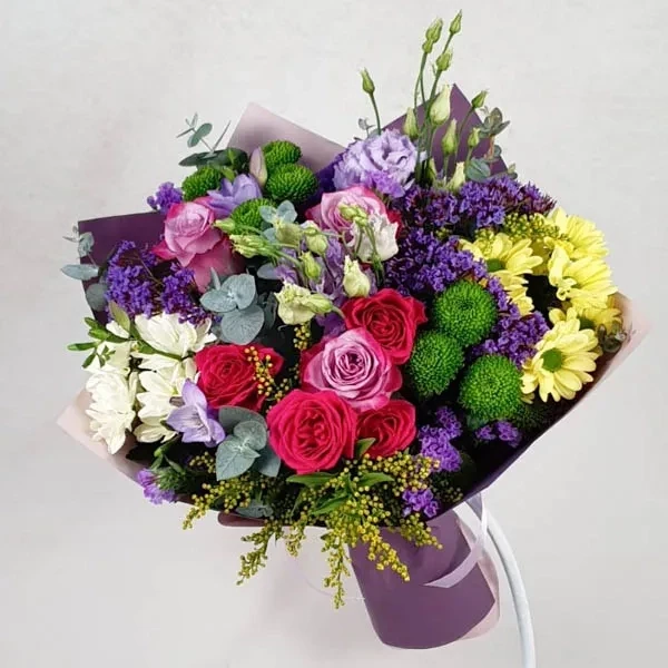 Bouquet in sharp colors