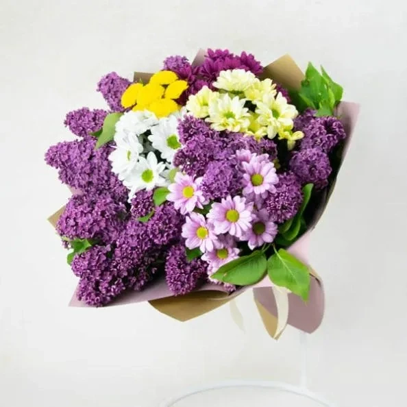 Bouquet with chrysanthemums and sirens