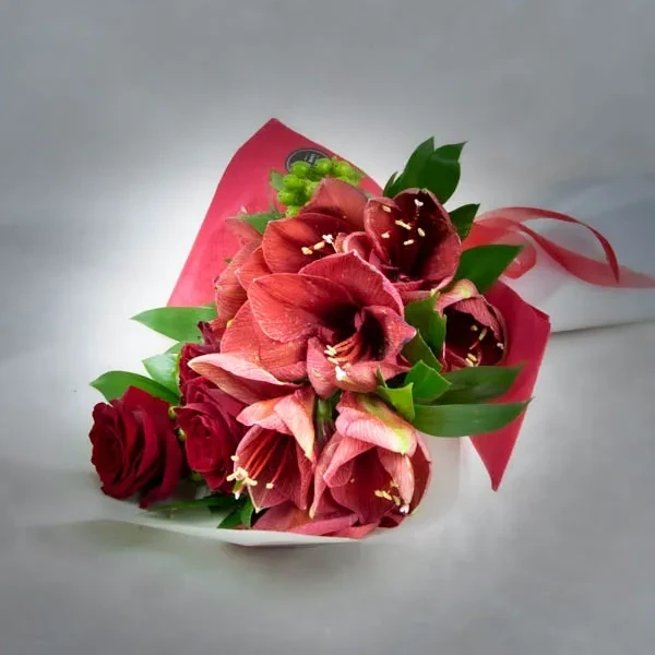 Bouquet with Amaryllis and roses