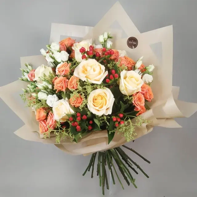 Bouquet in creme colors