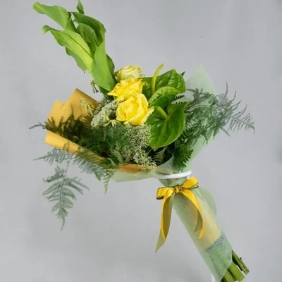 Asymmetrical bouquet with Callas #1