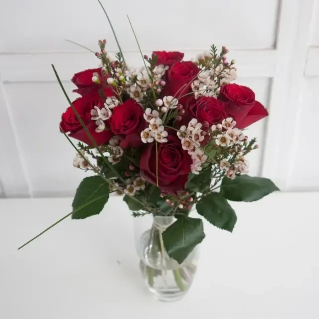Bouquet with roses and chamelacium