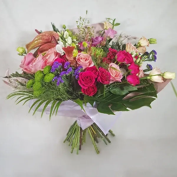 Wide bouquet with Laceleaf