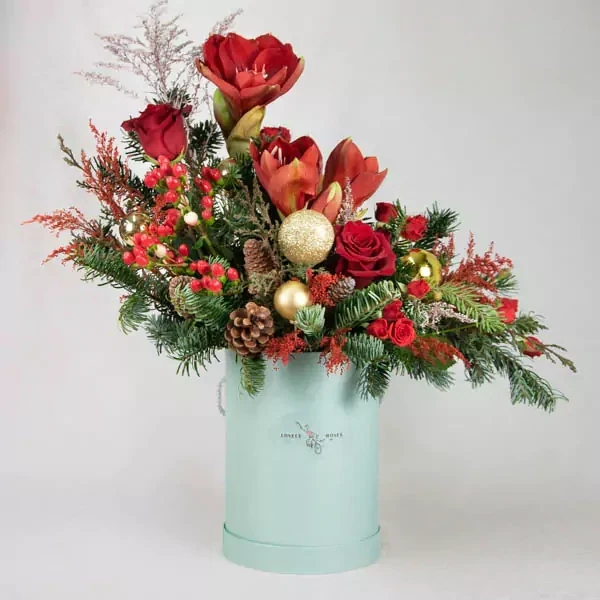 Flower arrangment with amaryllises