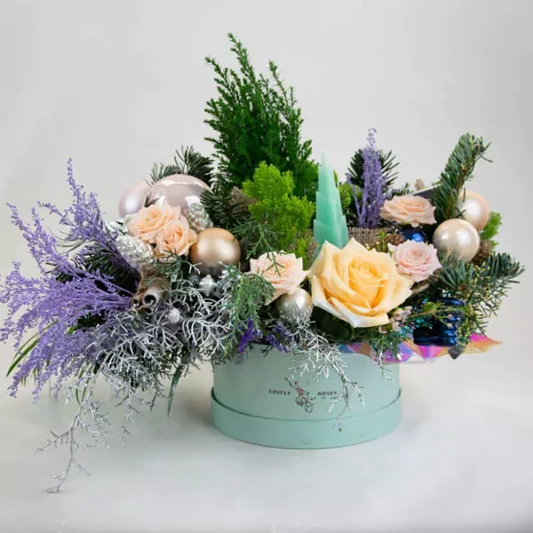 New year flower arrangement with "Amnesia" roses