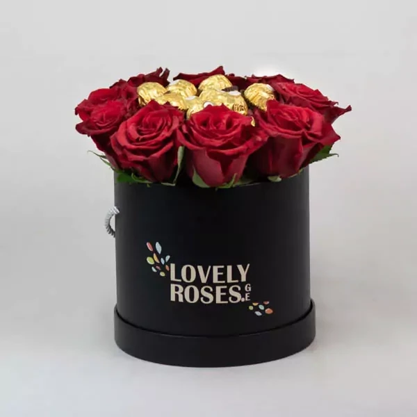 Sweet composition with red roses