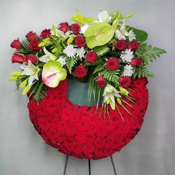 Wreath with red Roses