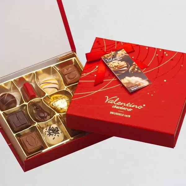 Belgian chocolates in a square box (175gr)