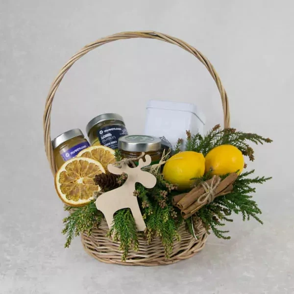 Basket with 3 types of honey and tea