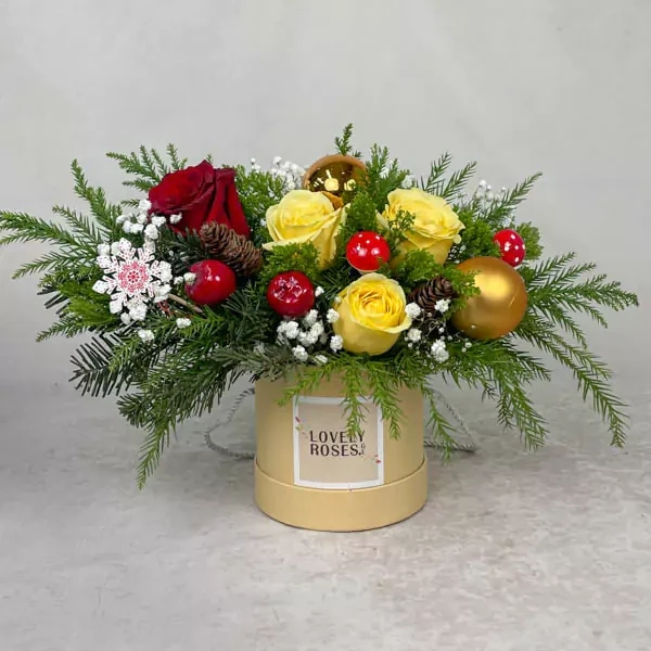 Flower arrangment with yellow roses