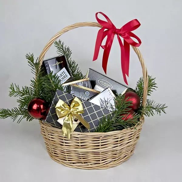 New Year gift basket with coffee "Carte noire"